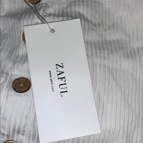 White off the shoulder and short set - Picture 3 of 3